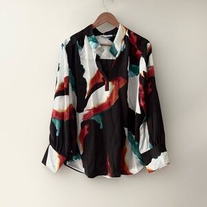 🖤Chico’s Abstract Print Shirt